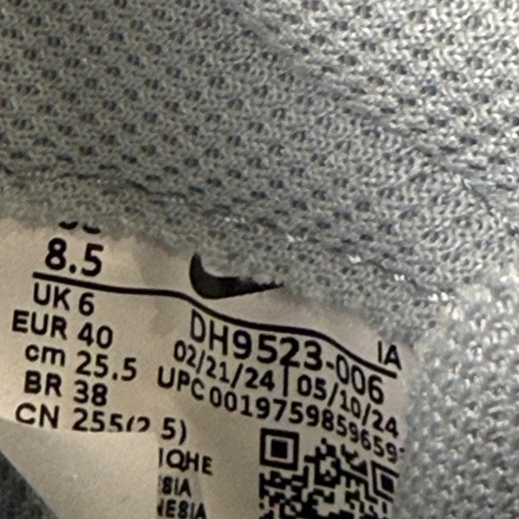 Nike Women's Waffle Debut Retro Sneaker Light Pumice Sail Sz 8.5 DH9523-006 NWOB - Picture 10 of 10